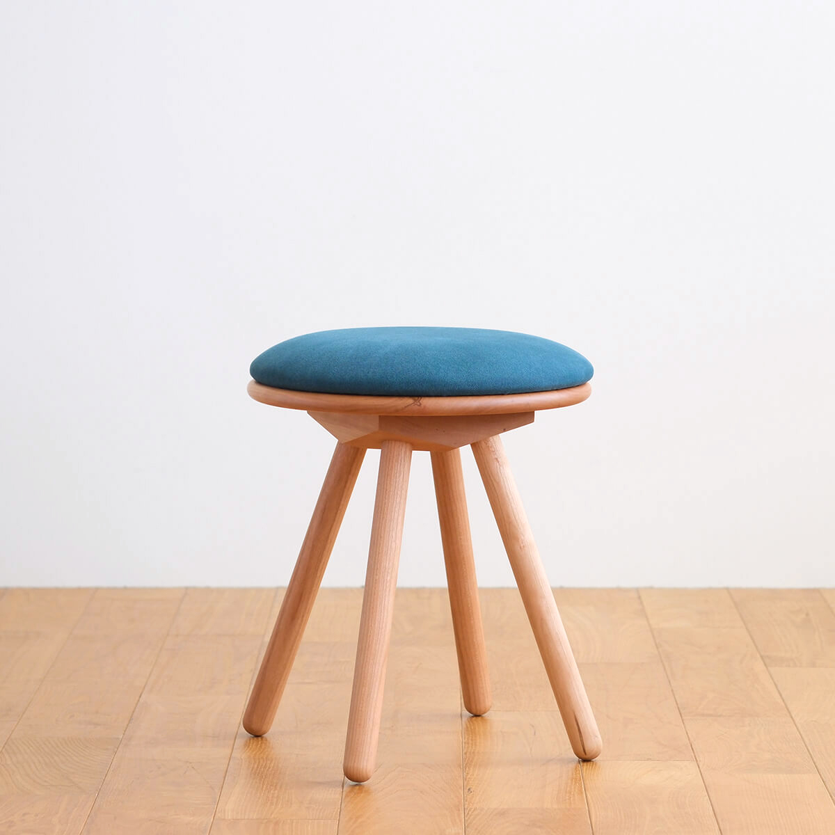 ES Circle stool