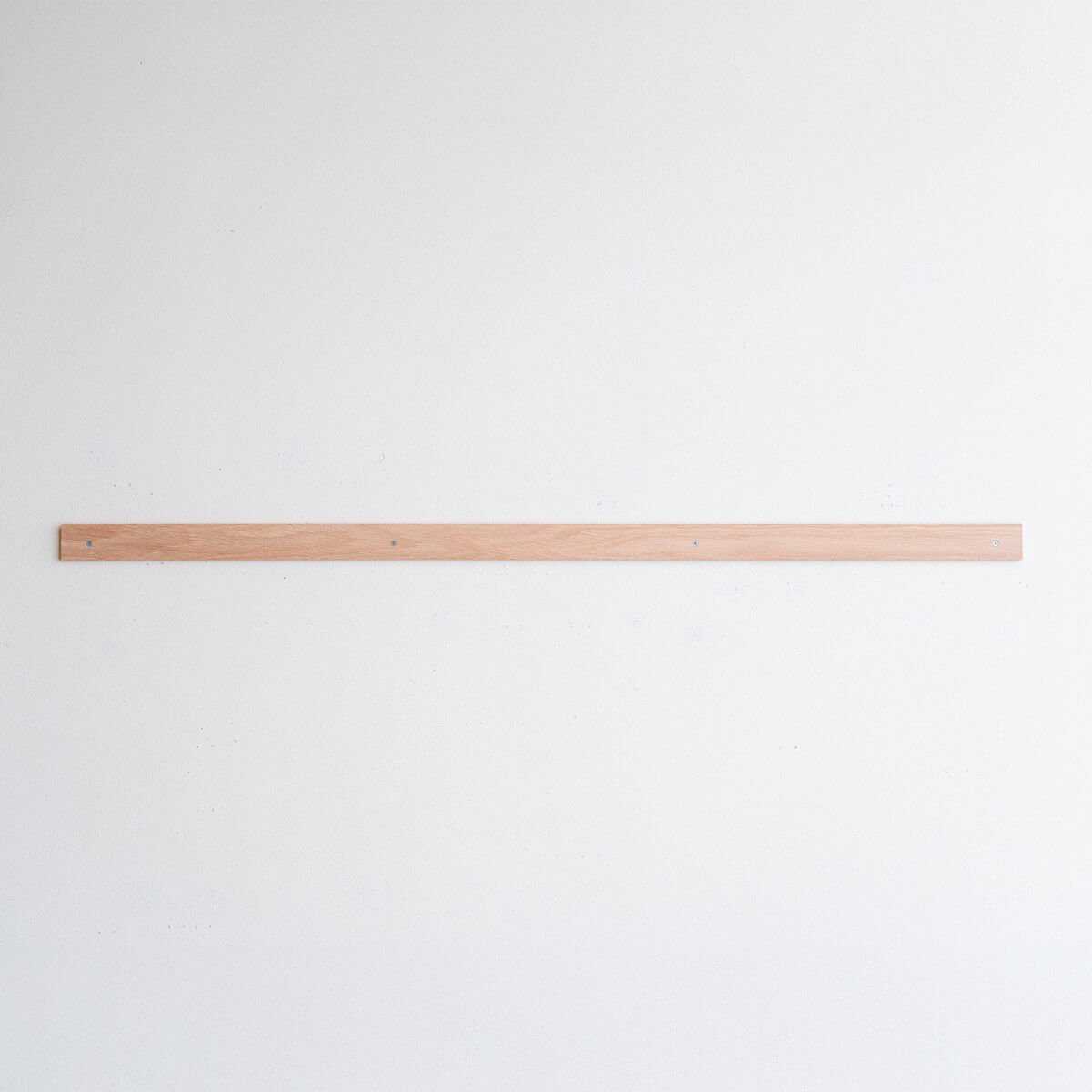 専用だから叶う、長方形ミラーの確実な横置き