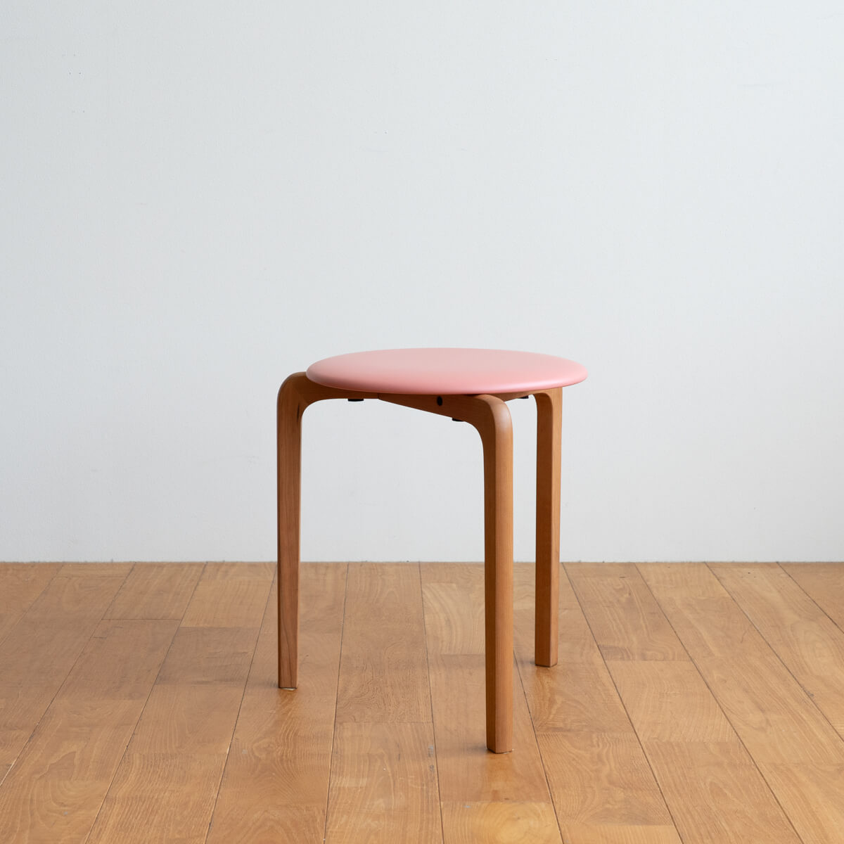 【アウトレット】LISCIO Stool 3本脚/脚：CH　座面：サーモンピンク