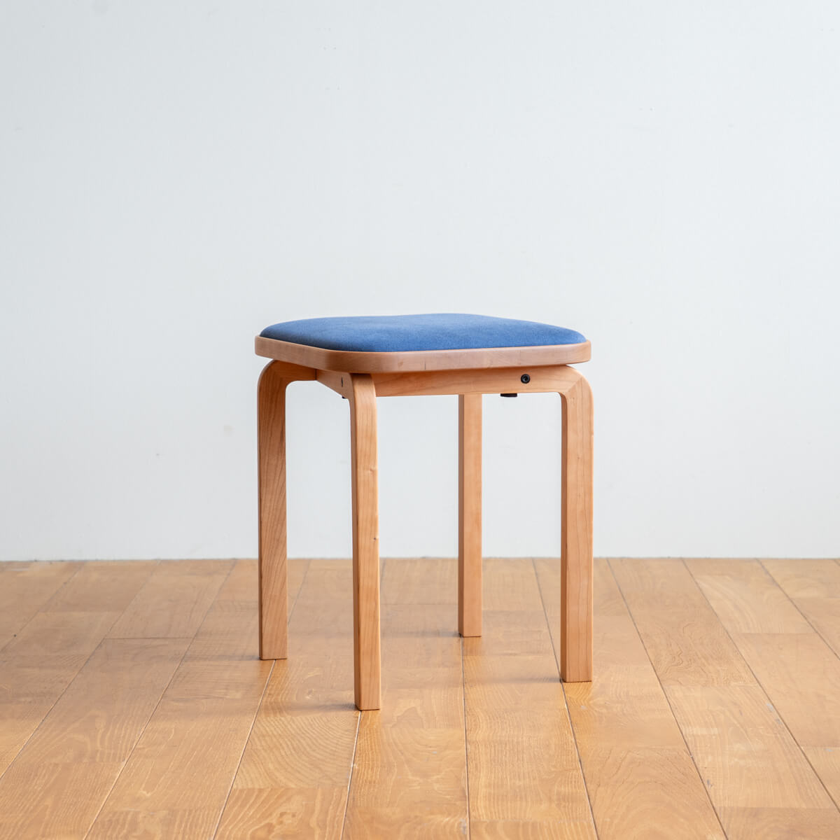 【アウトレット】COCCO Stool チェリー / 生地：ラムース（ディープブルー）