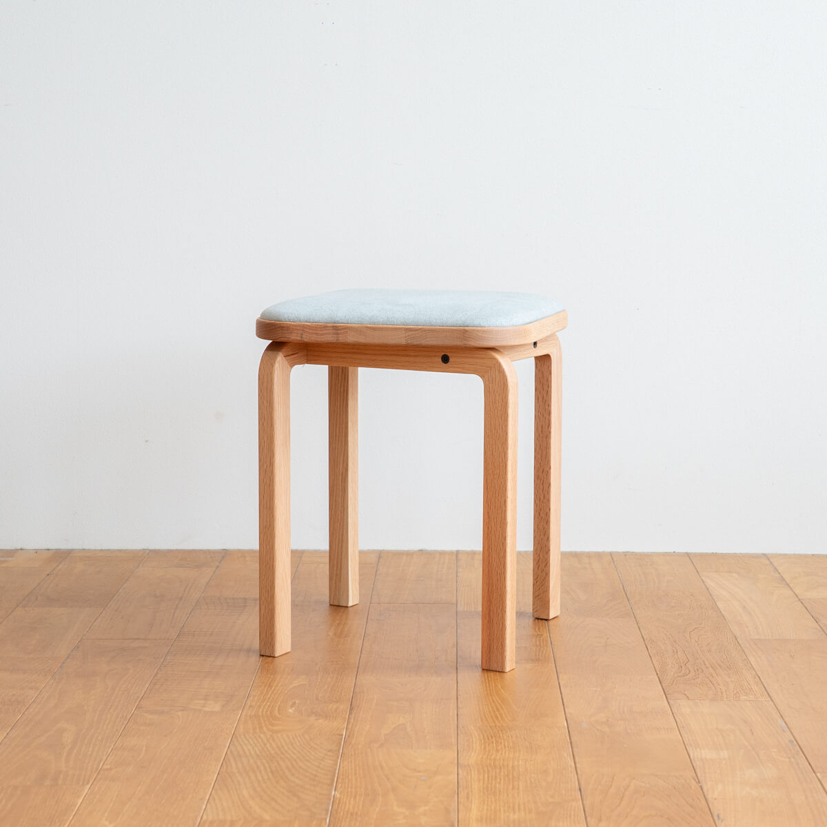 【アウトレット】COCCO Stool チェリー / 生地：ラムース（ライトグレー）