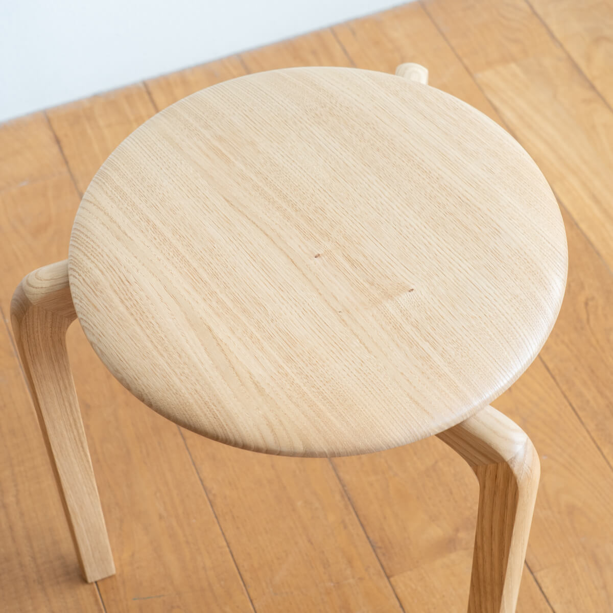 【アウトレット】LISCIO Stool 3本脚クリ
