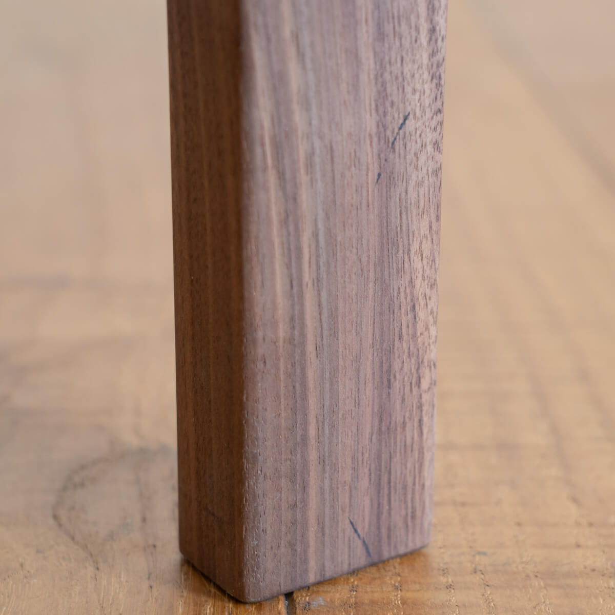 【アウトレット】COCCO Bench ウォールナット / 生地：ラムース（バーガンディ）