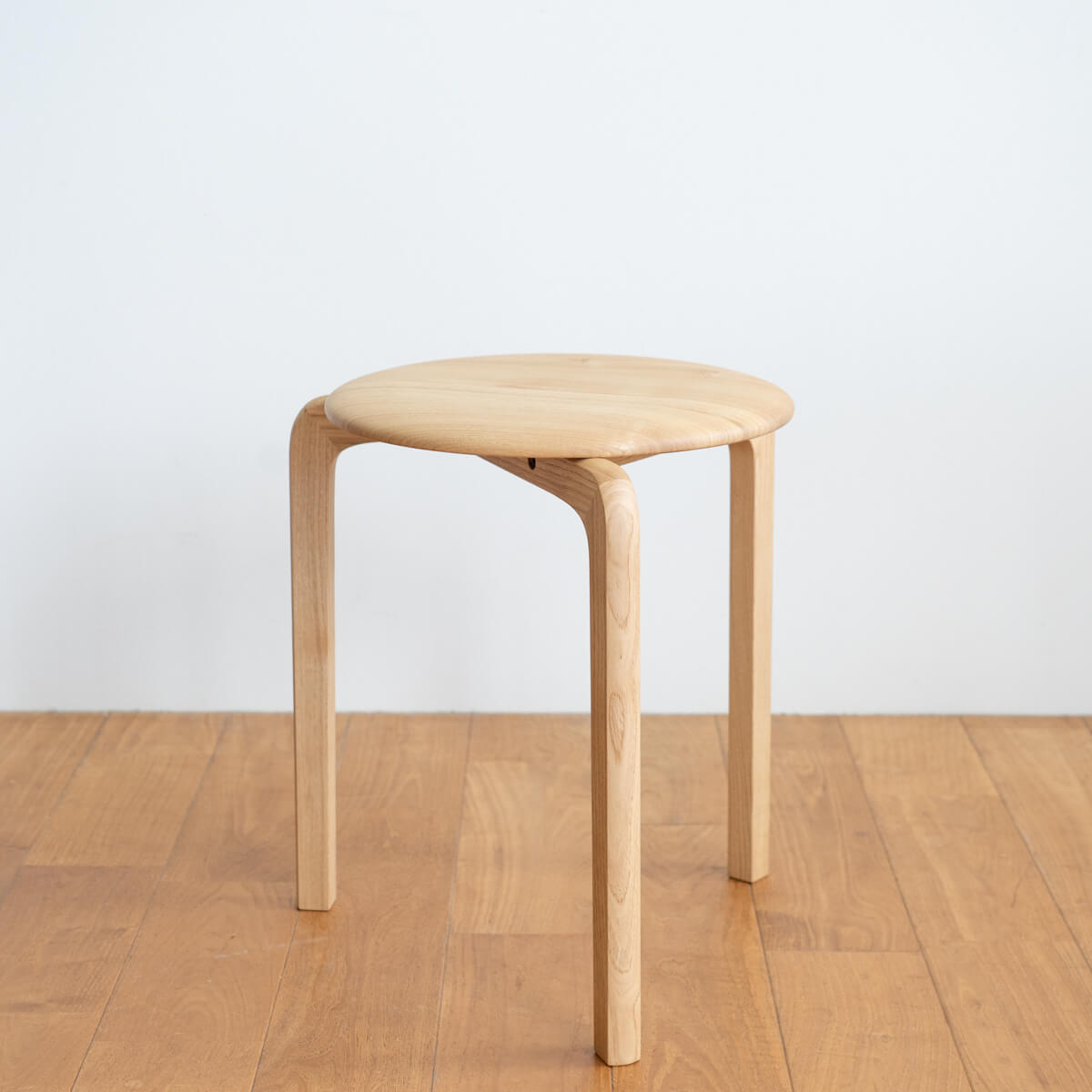【アウトレット】LISCIO Stool 3本脚  / クリ