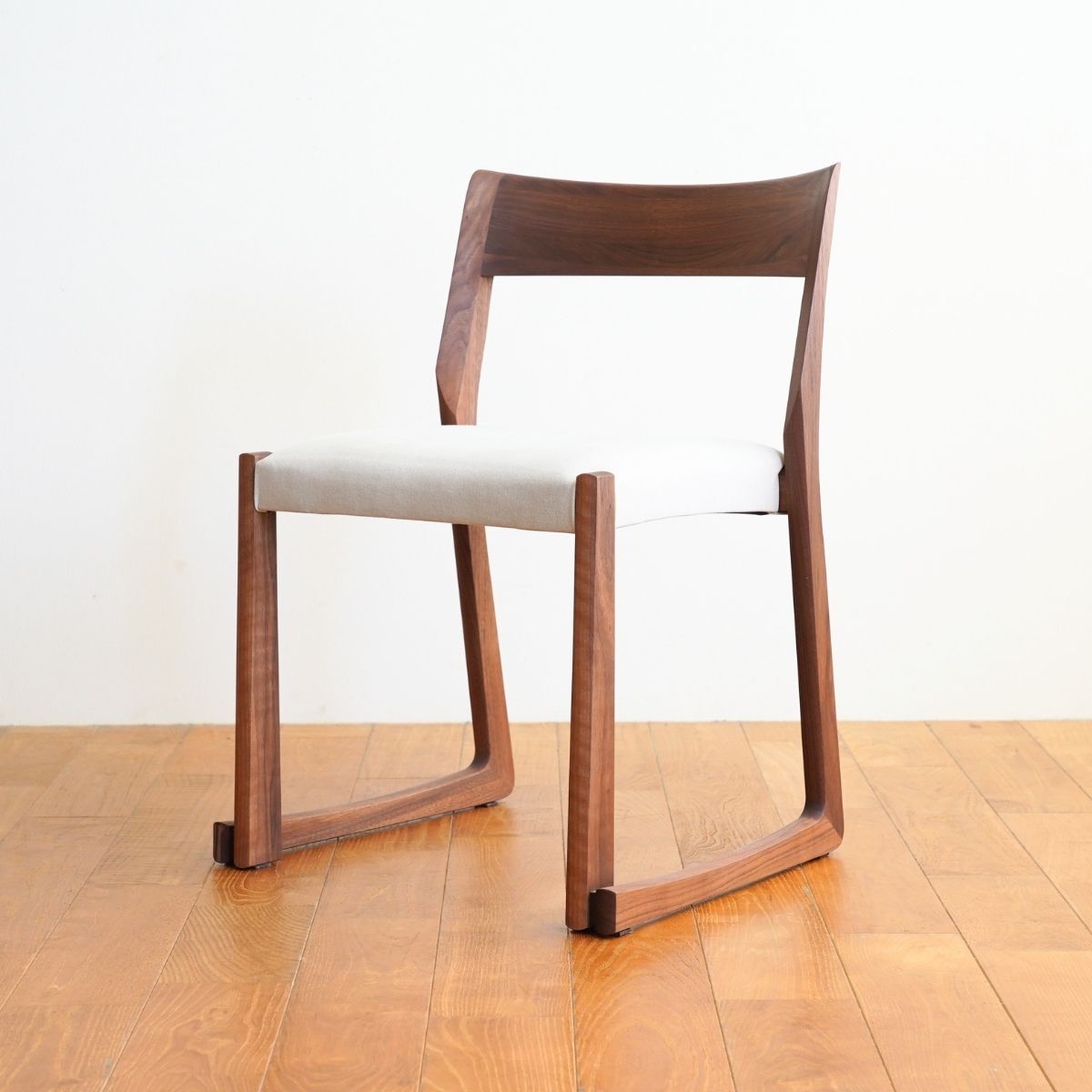 【アウトレット】RITO Side Chair / ウォールナット  生地：ヴィンテージキャンバス/グレー