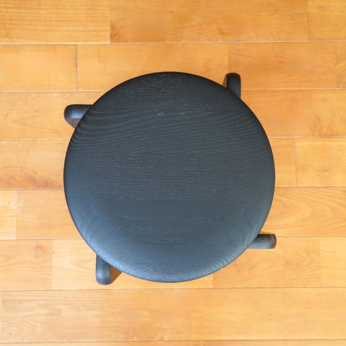 【アウトレット】LISCIO Stool ３本脚 / 柿渋鉄媒染