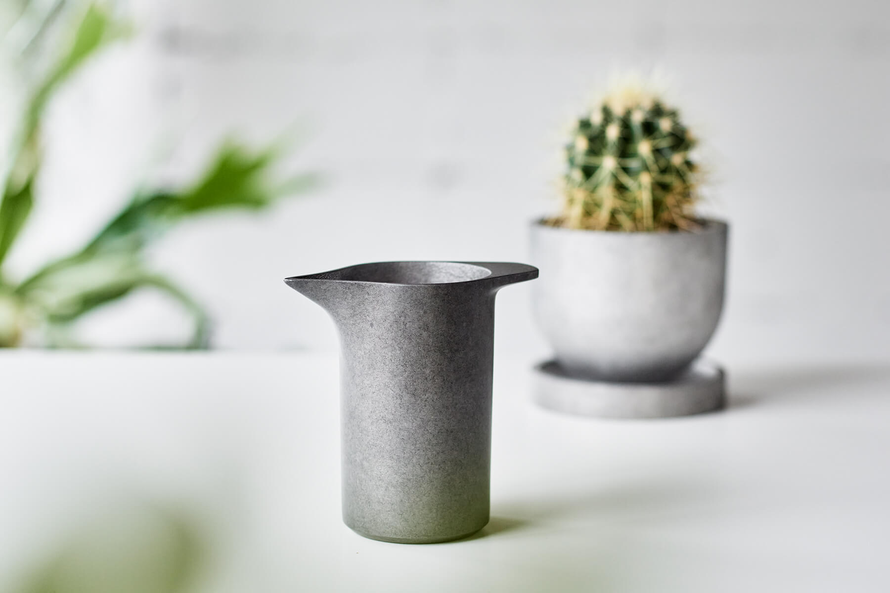 水差しと合わせて、より充実した植物のお手入れを