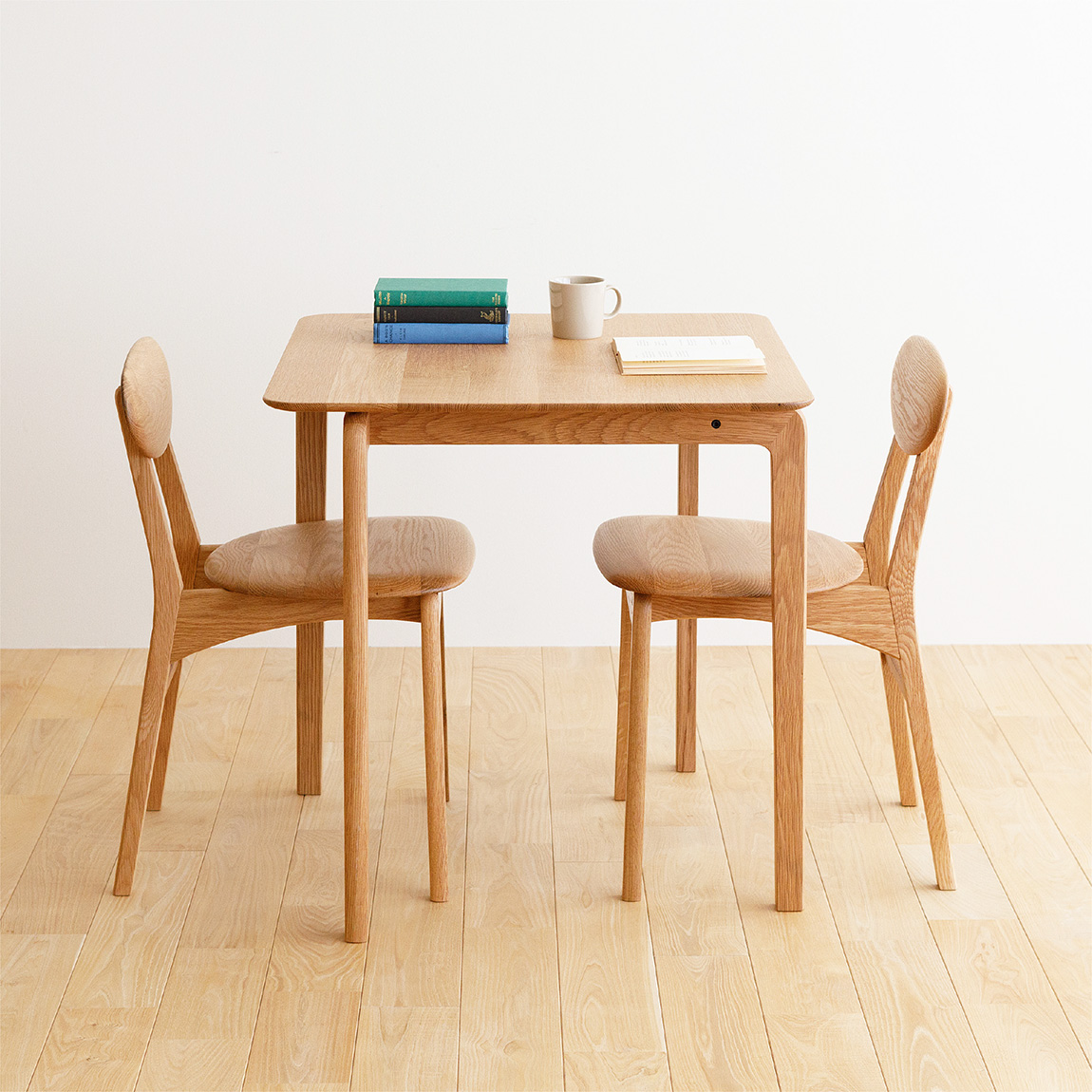 LISCIO Dining Table 70*70, Side Chair / oak